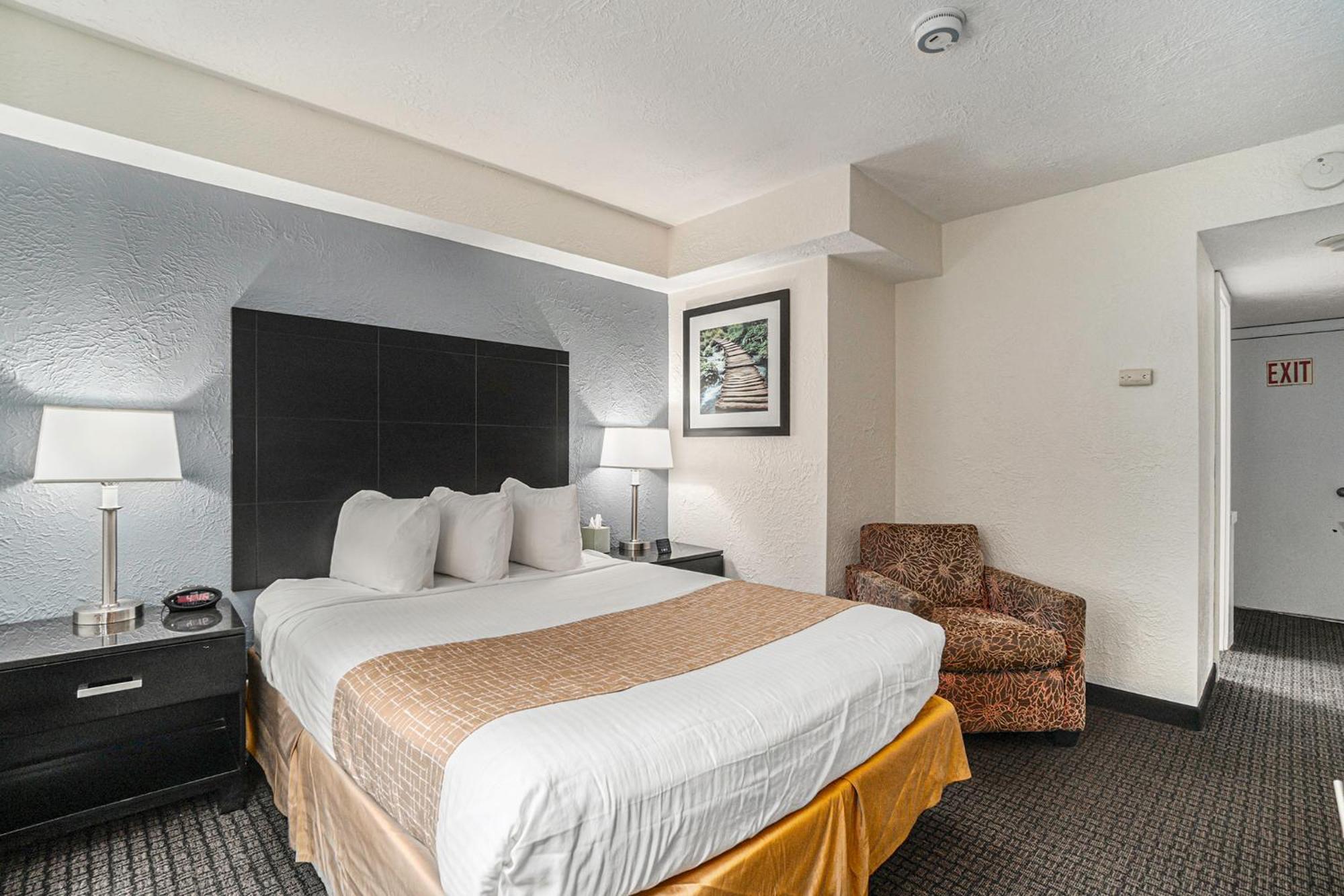 Travelodge By Wyndham Traverse City Mi Exterior foto
