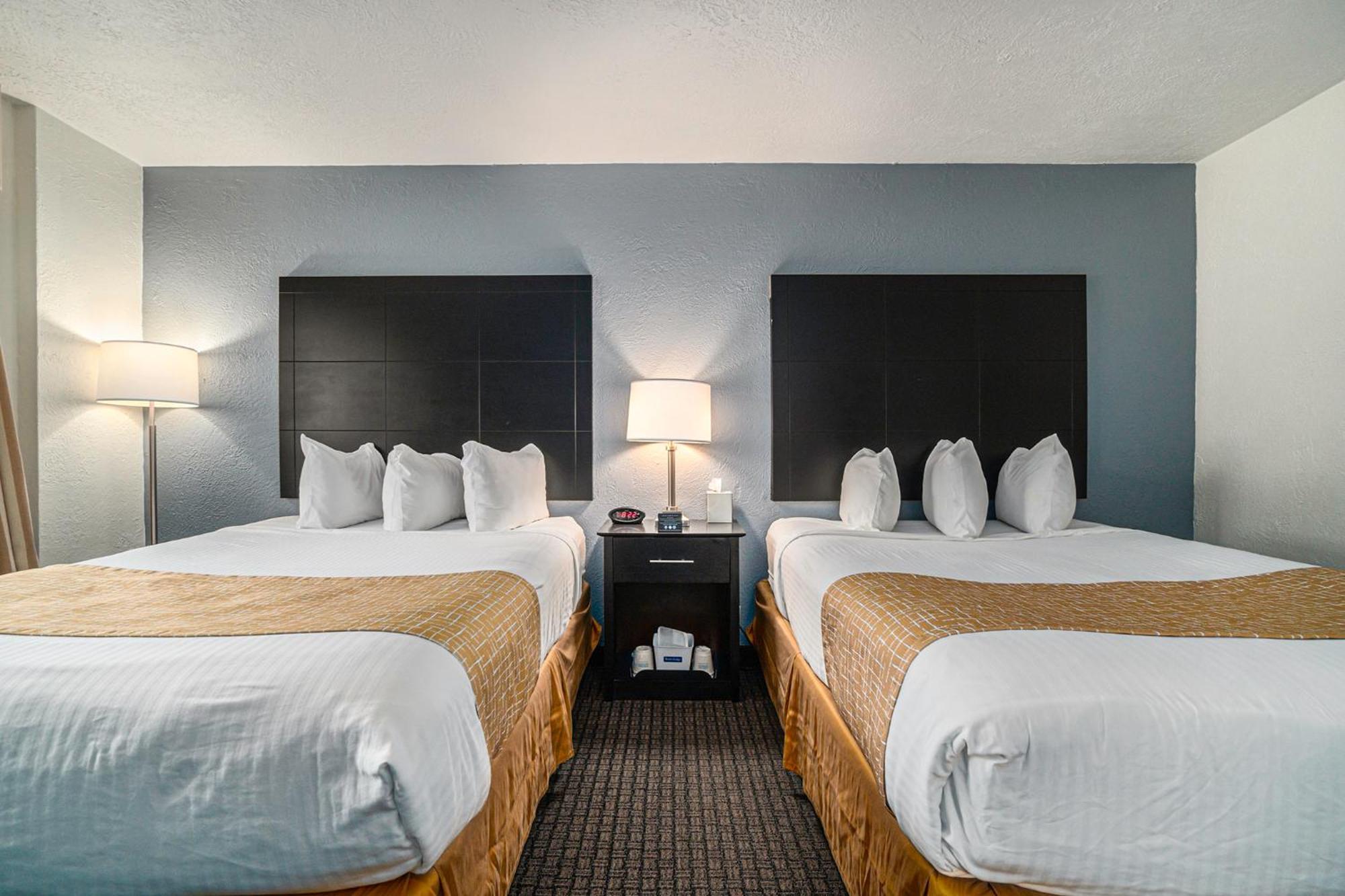 Travelodge By Wyndham Traverse City Mi Exterior foto